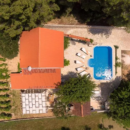 Villa Luxury Zlatni Rat With Pool, Near Zlatni Rat Beach,
