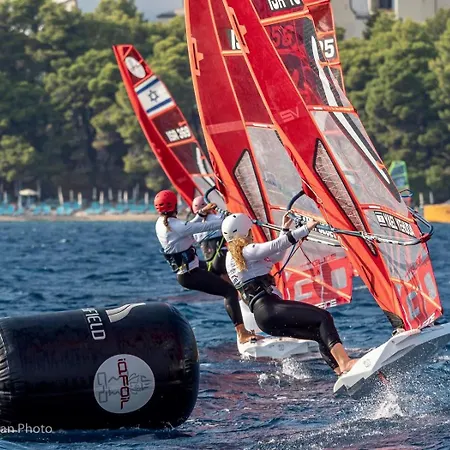 Luxury Zlatni Rat With Pool, Near Zlatni Rat Beach,