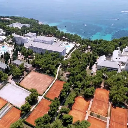 Luxury Zlatni Rat With Pool, Near Zlatni Rat Beach, Villa