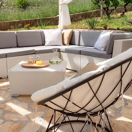 Luxury Zlatni Rat With Pool, Near Zlatni Rat Beach, * Bol