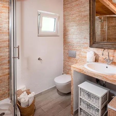 Villa Luxury Zlatni Rat With Pool, Near Zlatni Rat Beach,