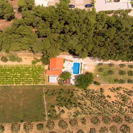 Villa Luxury Zlatni Rat With Pool, Near Zlatni Rat Beach,