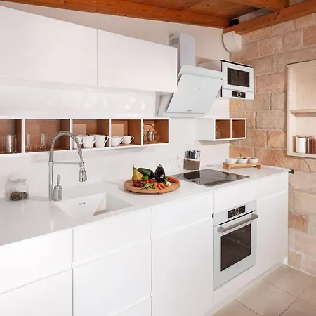 Luxury Zlatni Rat With Pool, Near Zlatni Rat Beach, Villa *