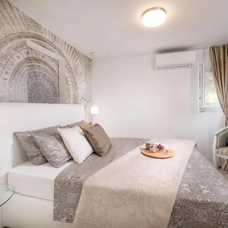 Villa Luxury Zlatni Rat With Pool, Near Zlatni Rat Beach, Bol